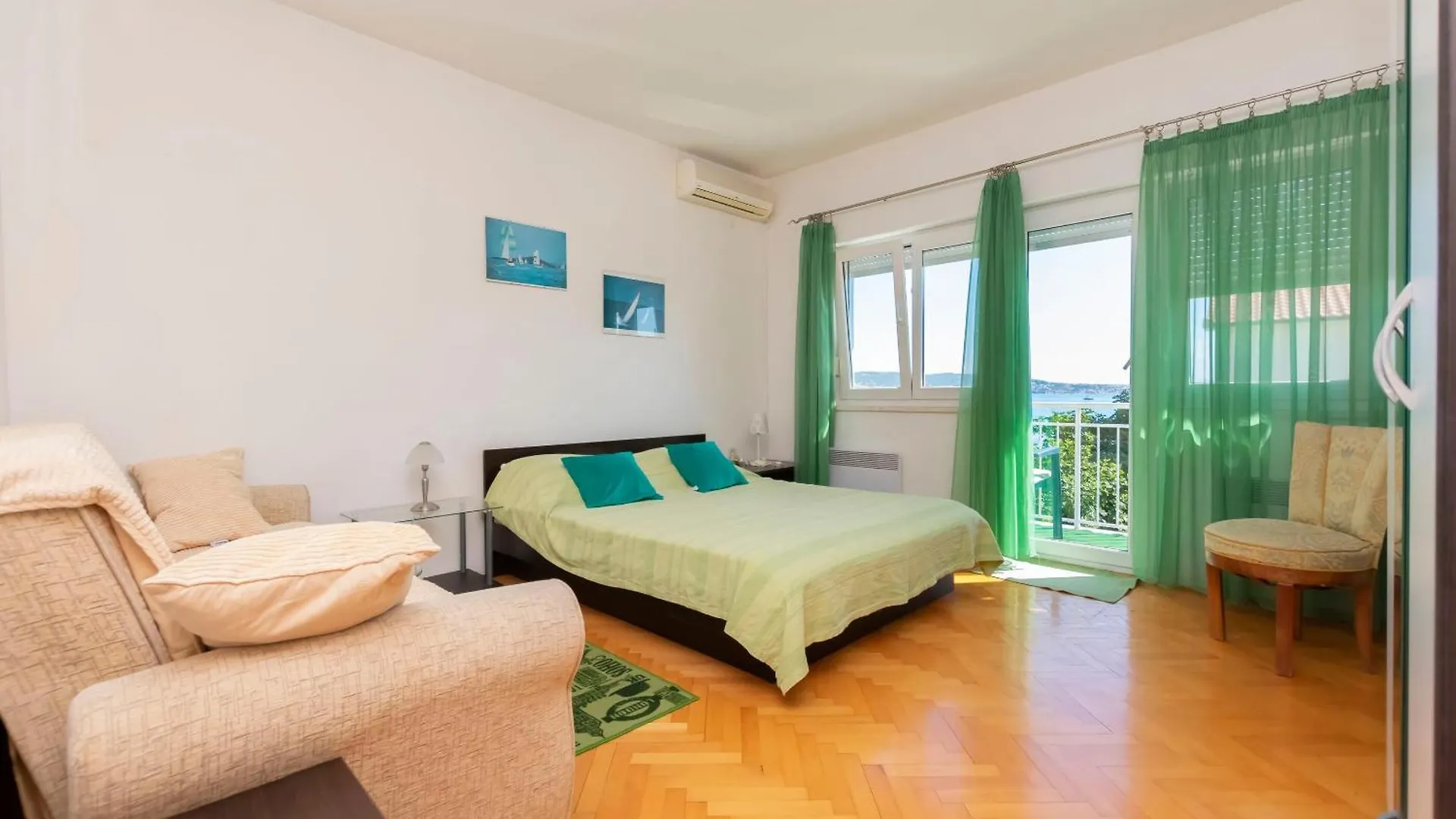 Apartment Two Sisters Traù 0*,  Croazia